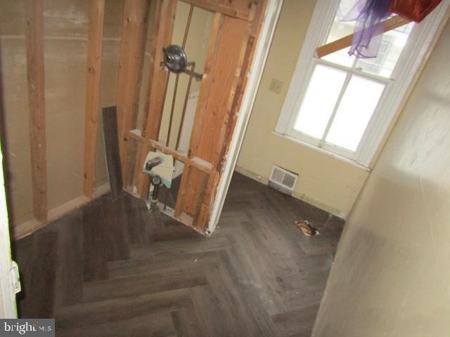 52 7th Street Salem, NJ 08079 - Photo 12 of 18 full hall bathroom - 2nd floor