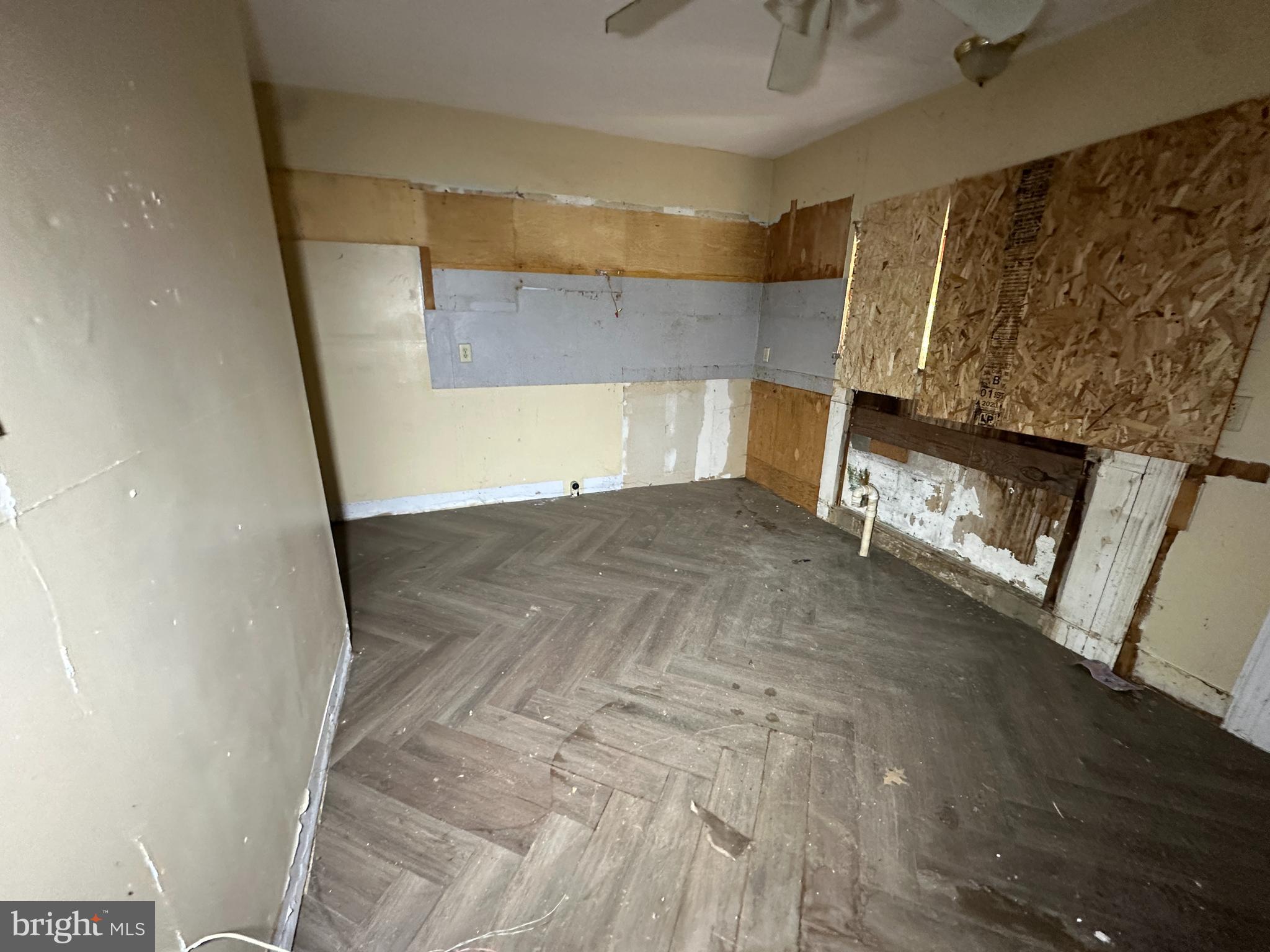 52 7th Street Salem, NJ 08079 - Photo 10 of 18 kitchen