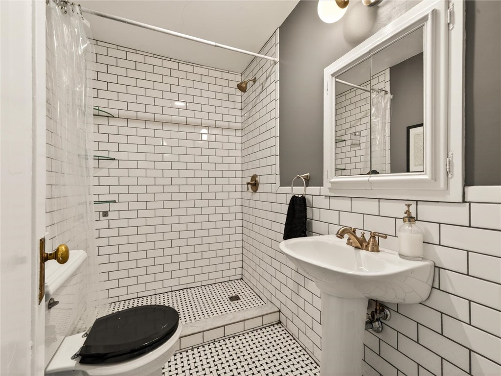 1608 Highland Avenue Rochester, NY 14618 - Photo 29 of 48 Full Bath