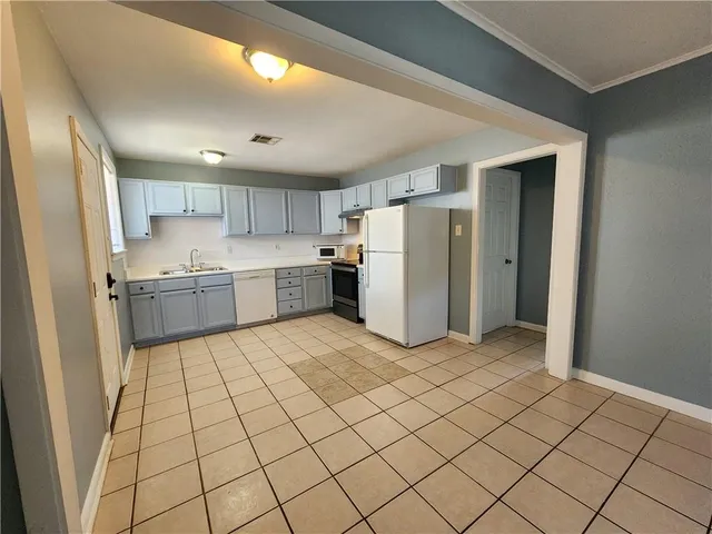$1,450 | Undisclosed Address, River Ridge, LA 70123