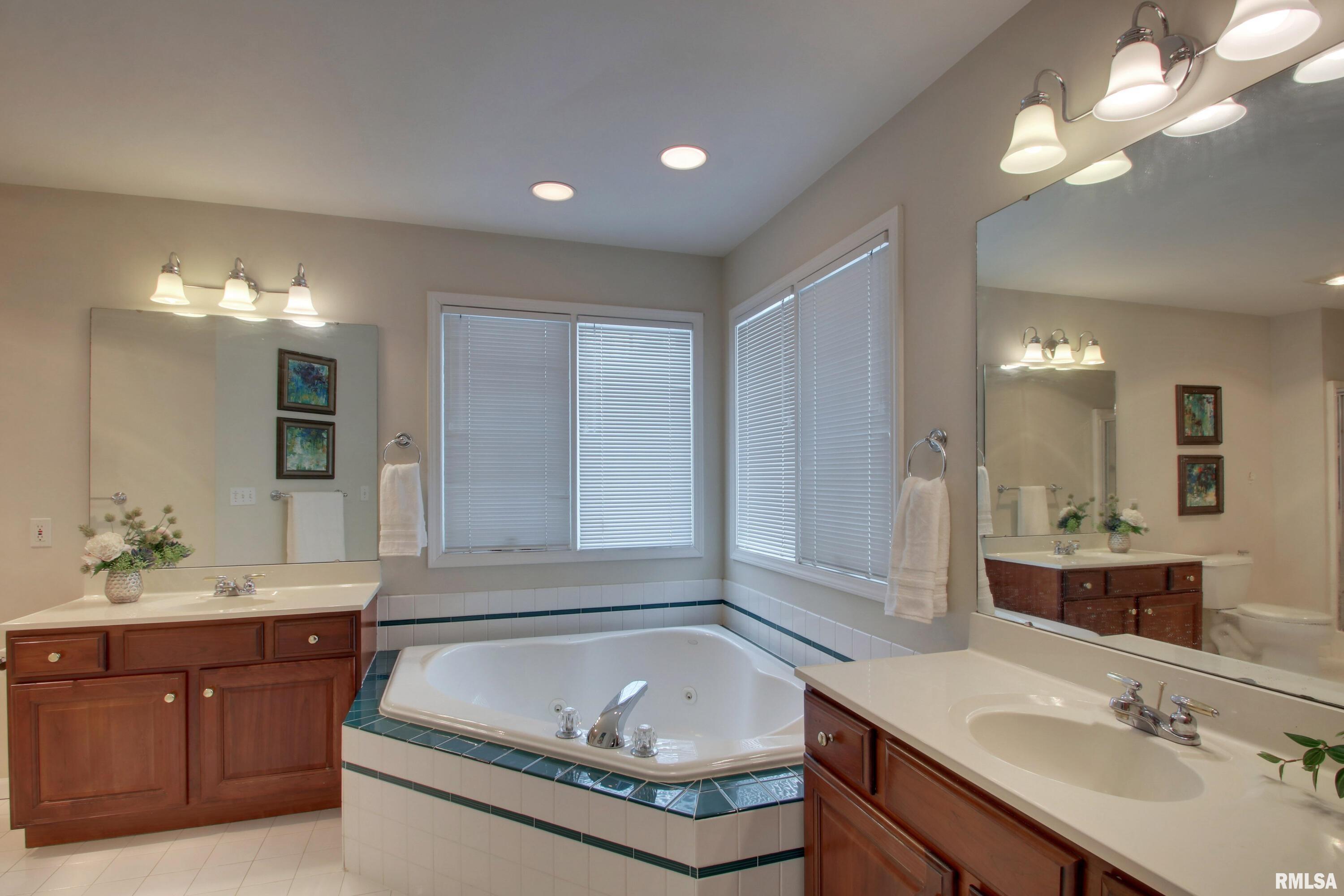 1107 Peach Tree Lane Quincy, IL 62305 - Photo 13 of 26