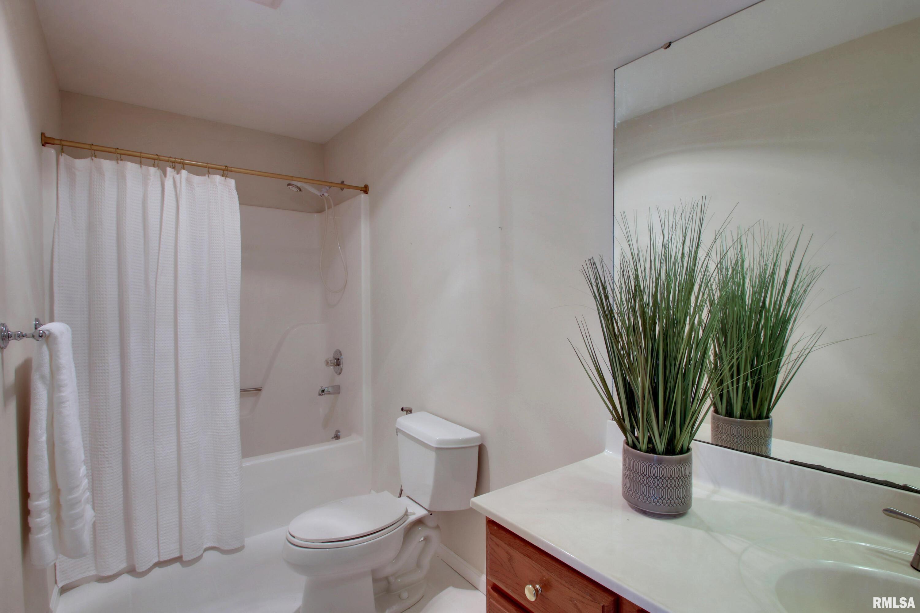 1107 Peach Tree Lane Quincy, IL 62305 - Photo 16 of 26