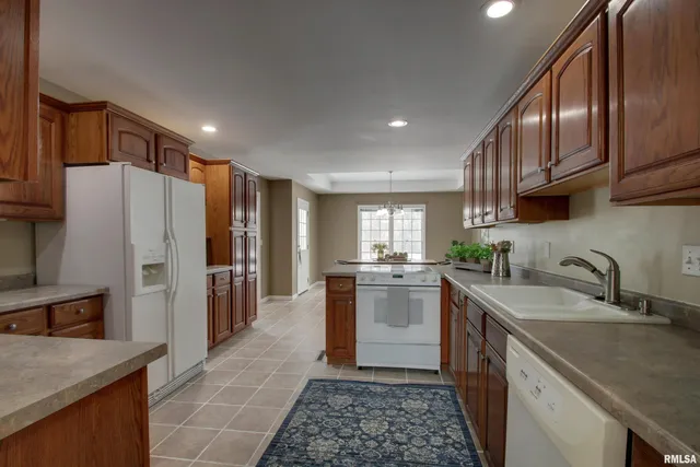 $499,500 | 1107 Peach Tree Lane, Quincy, IL 62305