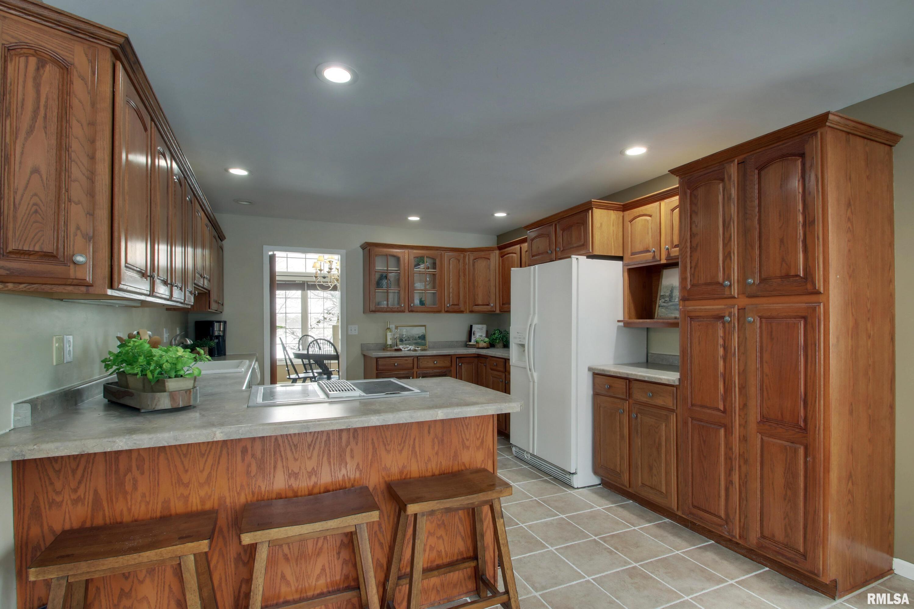 1107 Peach Tree Lane Quincy, IL 62305 - Photo 10 of 26