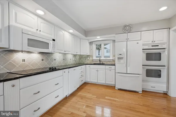 $1,050,000 | 560 Watford Lane, Berwyn, PA 19312