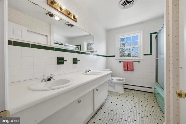 $1,050,000 | 560 Watford Lane, Berwyn, PA 19312