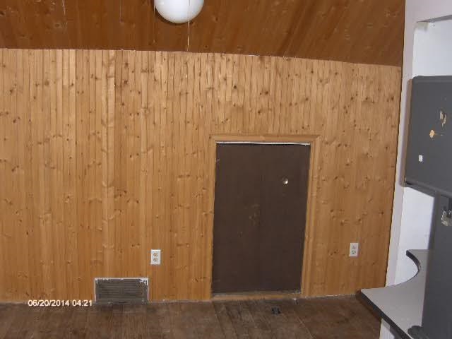 11025 Yale Road Yale, MI 48097 - Photo 9 of 10 31186475-8.JPG