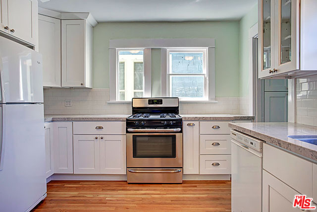 121 Wavecrest Avenue Venice, CA 90291 - Photo 4 of 13