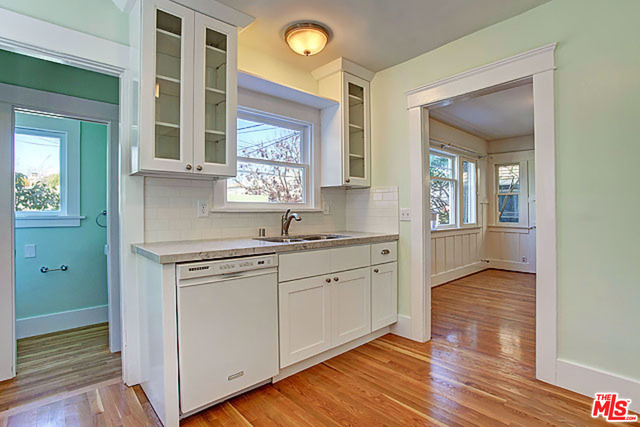 121 Wavecrest Avenue Venice, CA 90291 - Photo 5 of 13