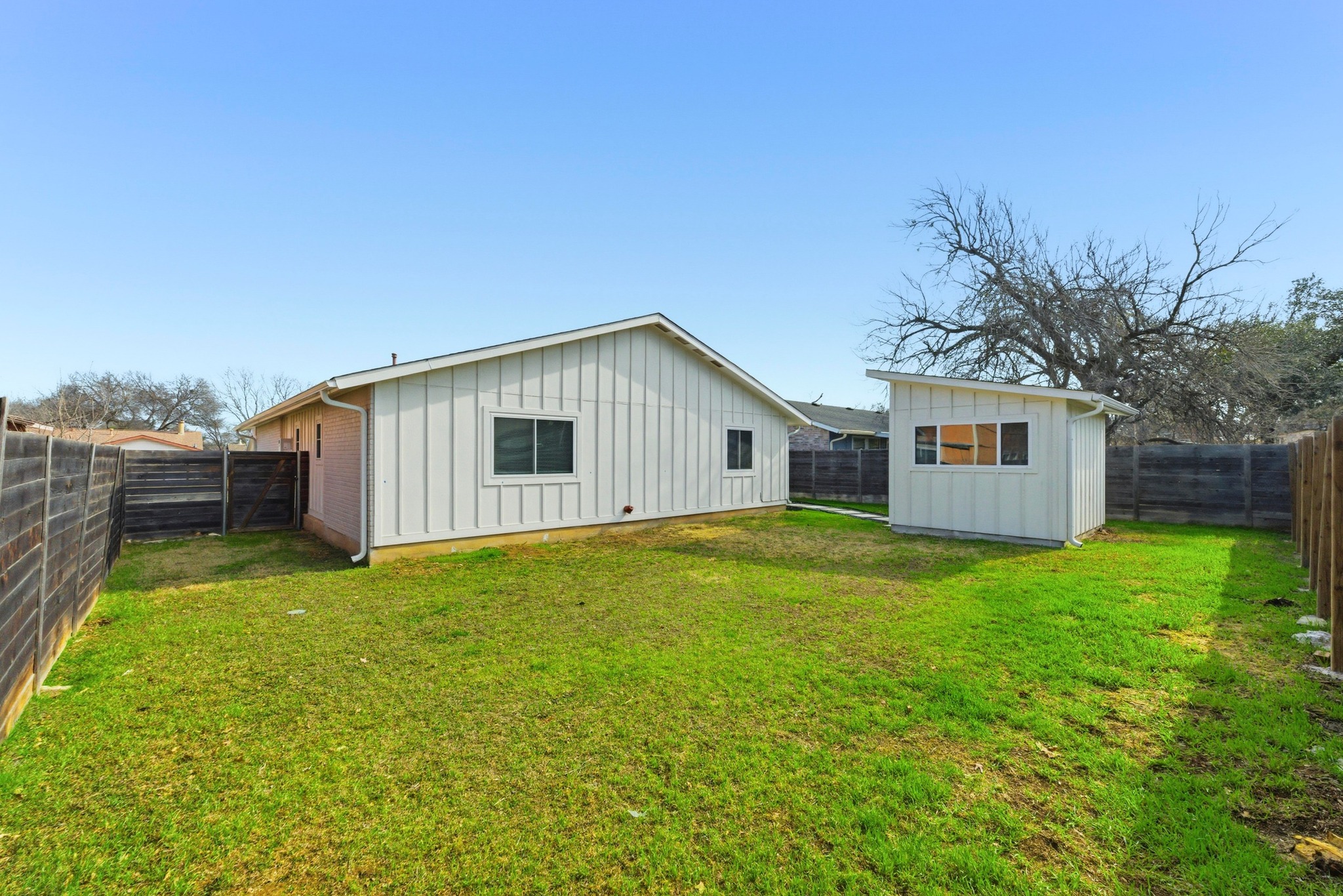 3817 Leafield Drive Austin, TX 78749 - Photo 28 of 31 a view of a backyard of the house