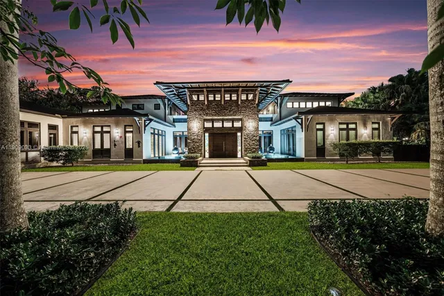 $13,850,000 | 8961 Southwest 62nd Court, Pinecrest, FL 33156