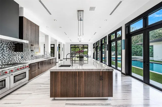 $13,850,000 | 8961 Southwest 62nd Court, Pinecrest, FL 33156