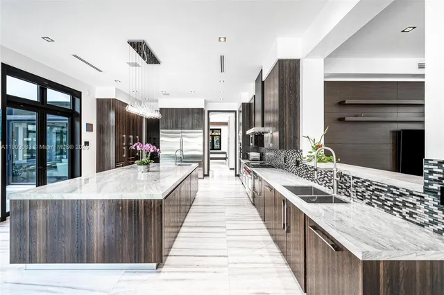 $13,850,000 | 8961 Southwest 62nd Court, Pinecrest, FL 33156