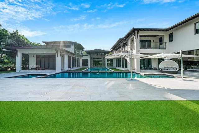 $13,850,000 | 8961 Southwest 62nd Court, Pinecrest, FL 33156
