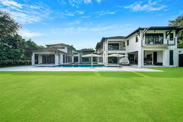 $13,850,000 | 8961 Southwest 62nd Court, Pinecrest, FL 33156