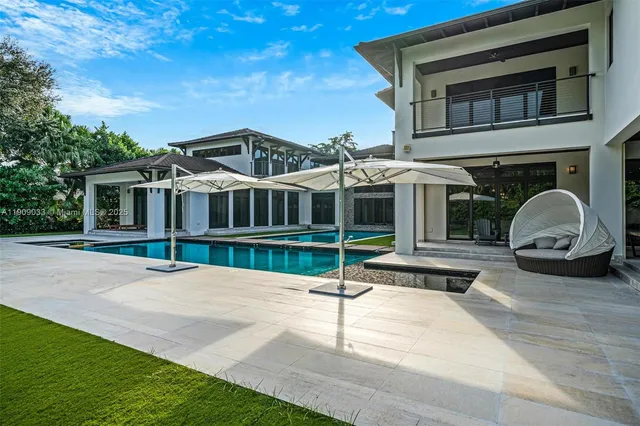 $13,850,000 | 8961 Southwest 62nd Court, Pinecrest, FL 33156