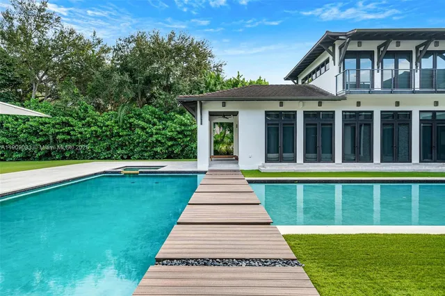 $13,850,000 | 8961 Southwest 62nd Court, Pinecrest, FL 33156