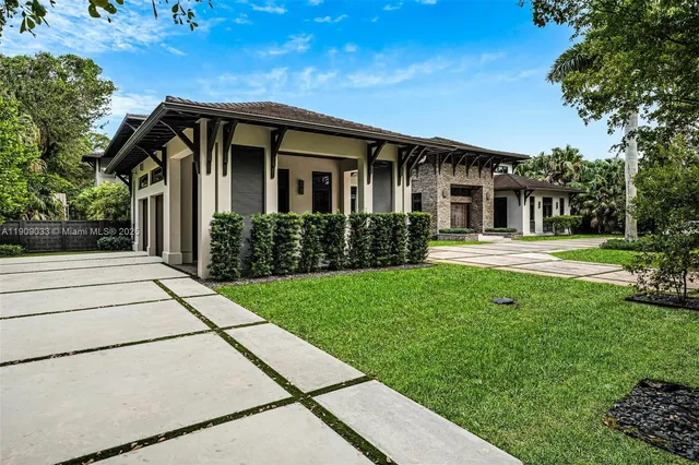 $13,850,000 | 8961 Southwest 62nd Court, Pinecrest, FL 33156