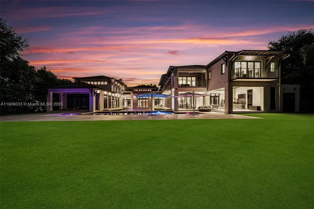 $13,850,000 | 8961 Southwest 62nd Court, Pinecrest, FL 33156