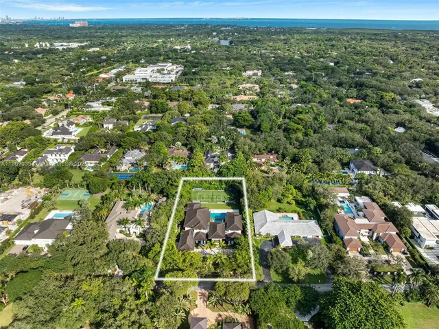 $13,850,000 | 8961 Southwest 62nd Court, Pinecrest, FL 33156