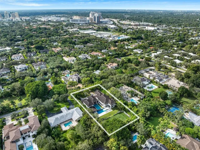 $13,850,000 | 8961 Southwest 62nd Court, Pinecrest, FL 33156
