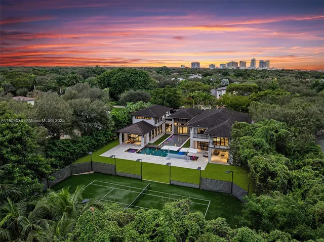 $13,850,000 | 8961 Southwest 62nd Court, Pinecrest, FL 33156
