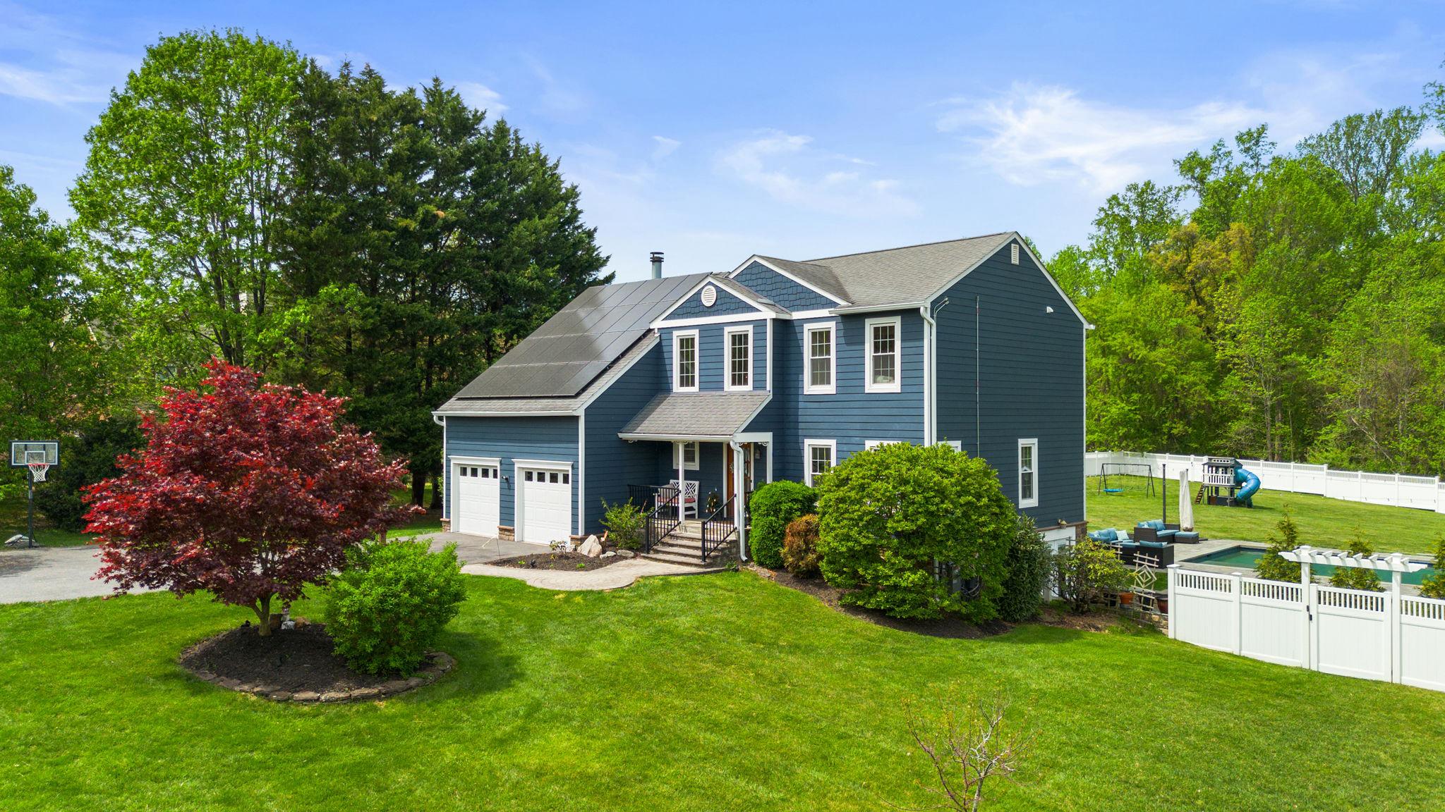 2730 Howard Grove Road Davidsonville, MD 21035 - Photo 4 of 68 Charming home in lush surroundings.