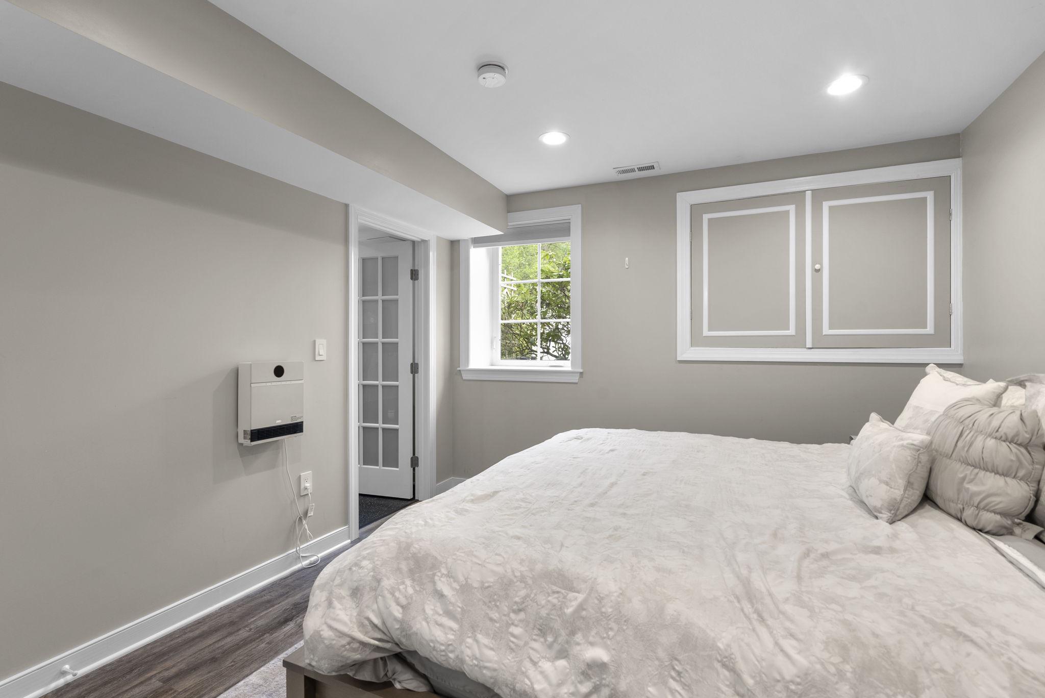 2730 Howard Grove Road Davidsonville, MD 21035 - Photo 46 of 68 Cozy 5th bedroom with natural light.