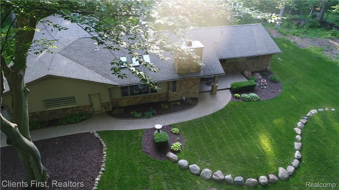 8175 Ridge Road North Canton, MI 48187 - Photo 9 of 70 Outsdie - House 32.JPG