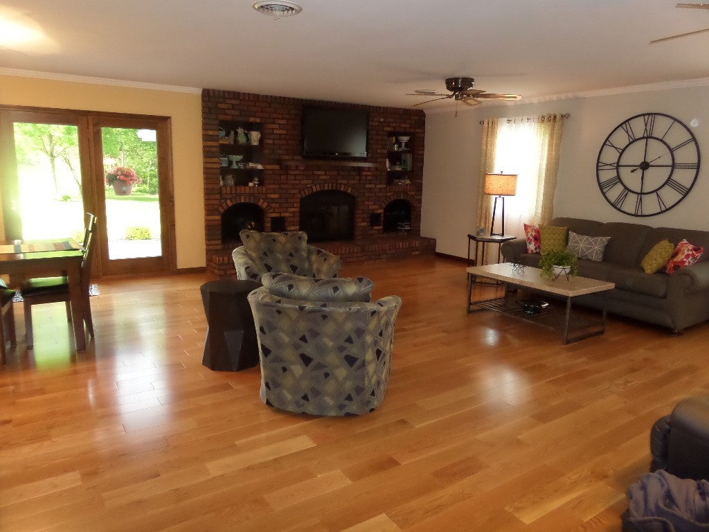 7935-e 225n County Road Charleston, IL 61920 - Photo 5 of 34