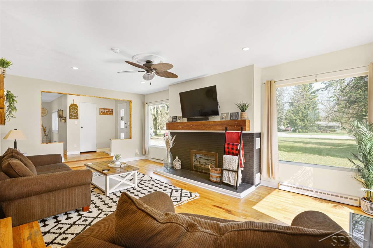 2835 Midland Road Saginaw, MI 48603 - Photo 5 of 31 Natural fireplace