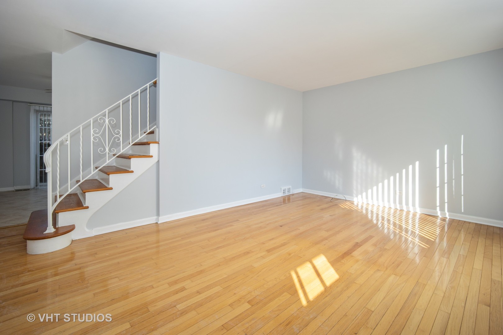 2148 Rugen Road, Unit A Glenview, IL 60026 - Photo 2 of 15