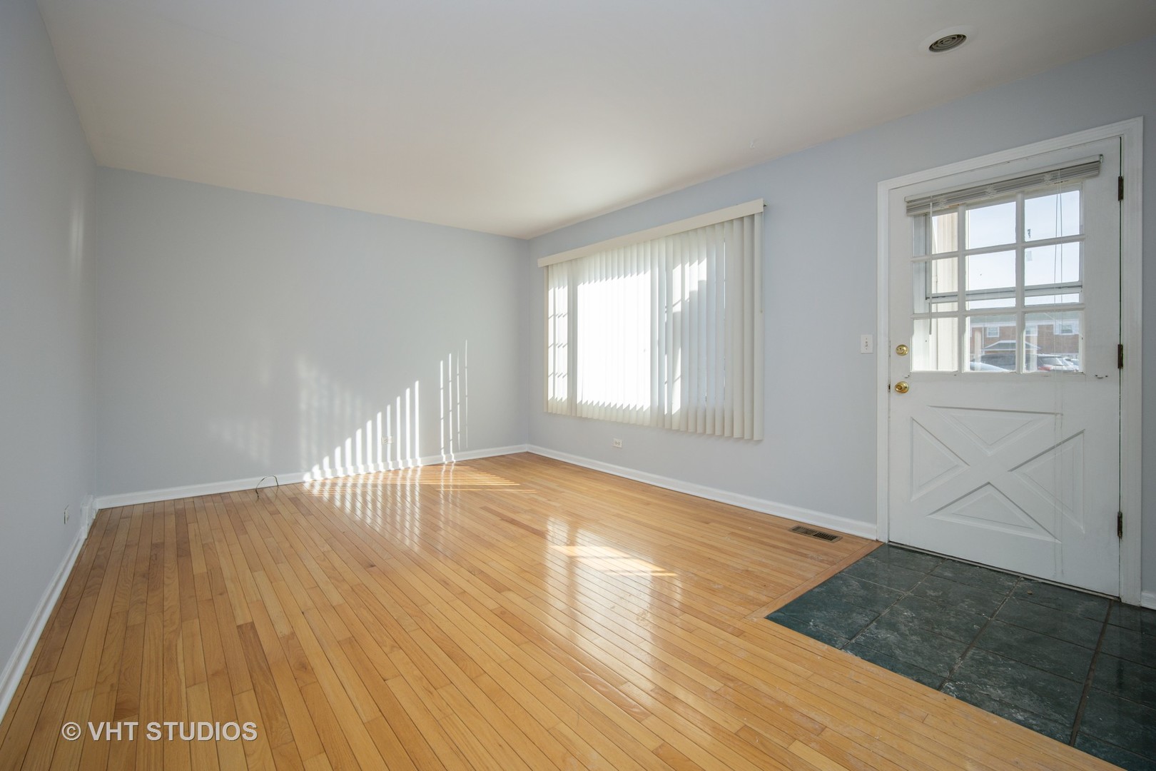 2148 Rugen Road, Unit A Glenview, IL 60026 - Photo 3 of 15