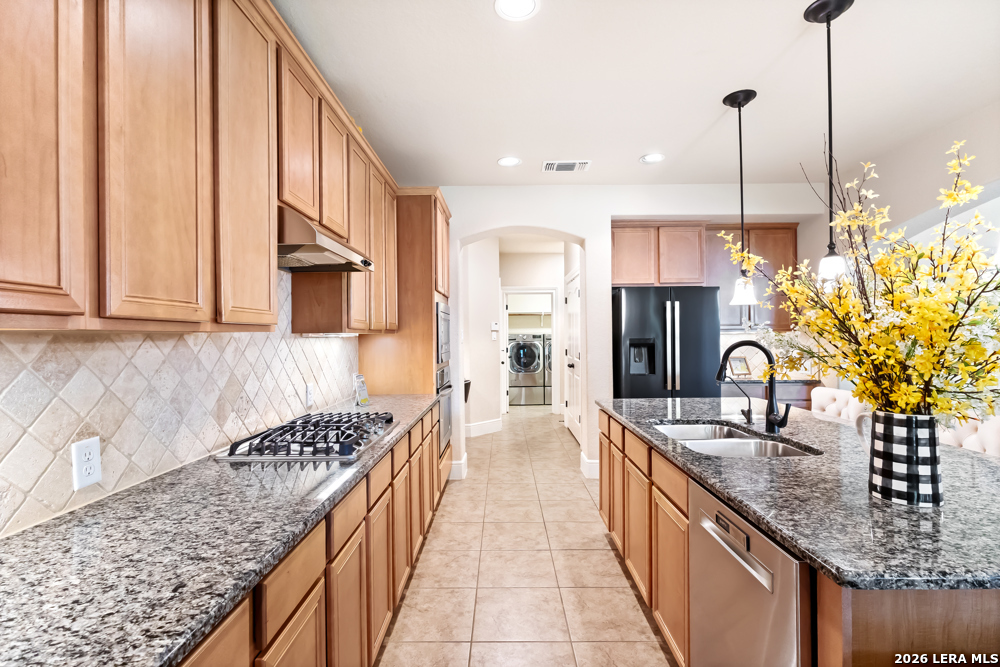 8927 Cimarron Route San Antonio, TX 78255 - Photo 11 of 35