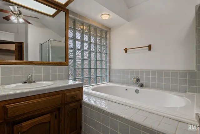 $525,000 | Undisclosed Address, Bakersfield, CA 93308