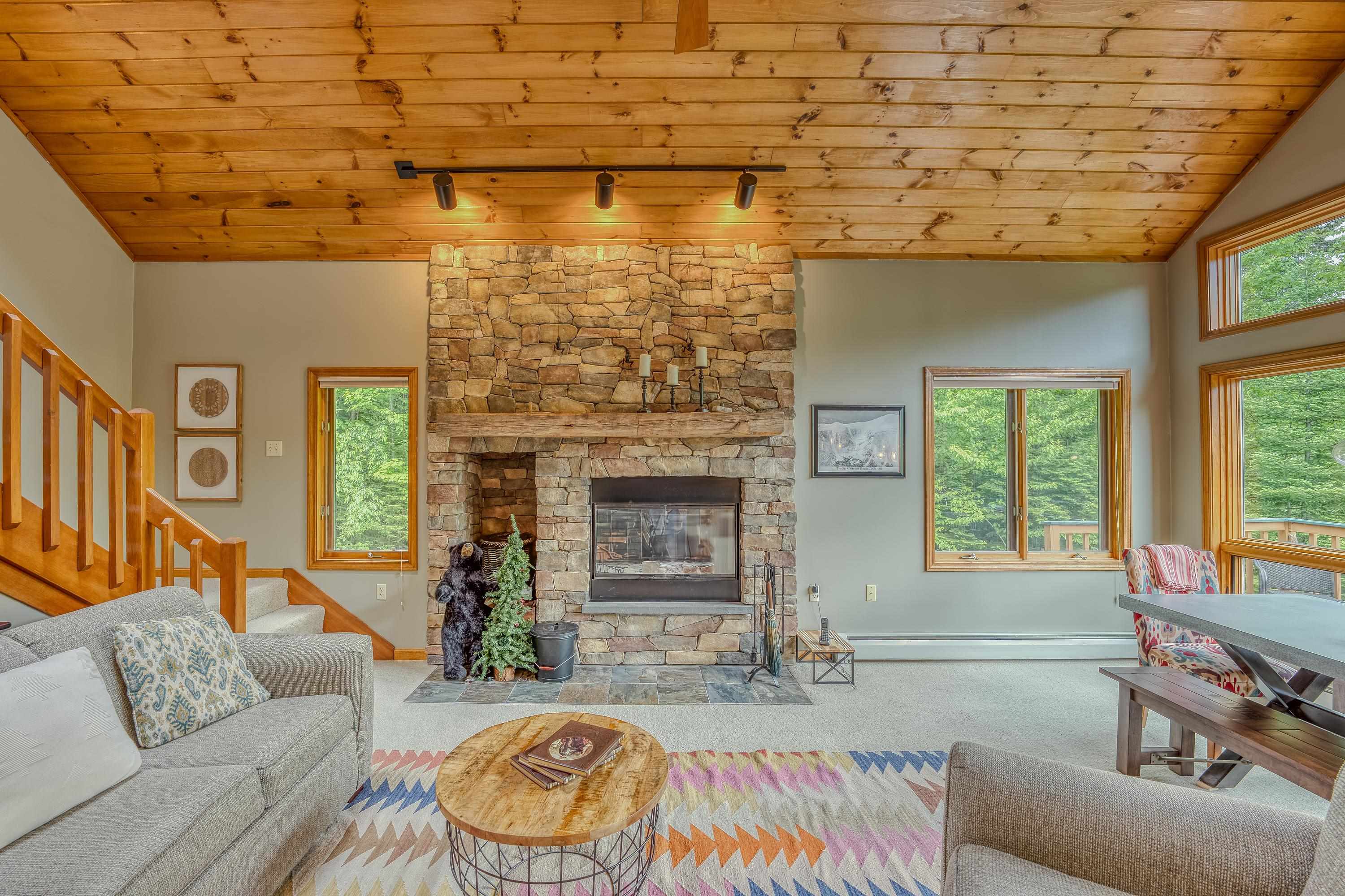 423 Hannah Loop, Unit 91 Carroll, NH 03595 - Photo 3 of 27 Gallery Image 3