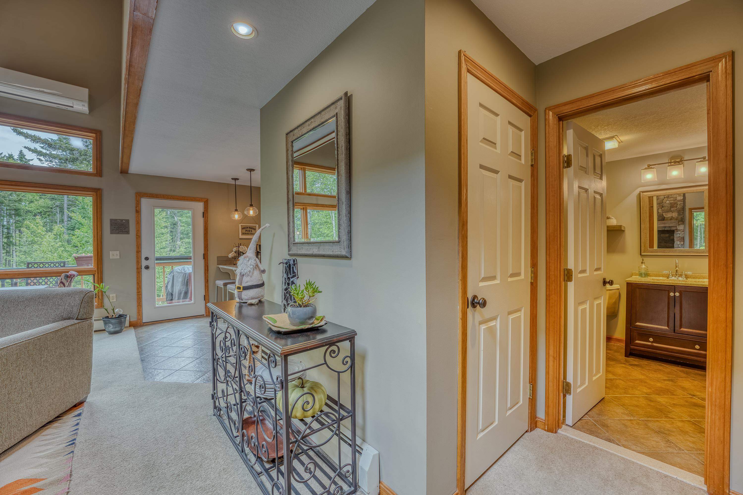 423 Hannah Loop, Unit 91 Carroll, NH 03595 - Photo 4 of 27 Gallery Image 4