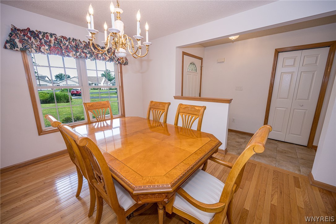 5 Alexander Parkway Pendleton, NY 14120 - Photo 5 of 49 Dinning room/Bonus area