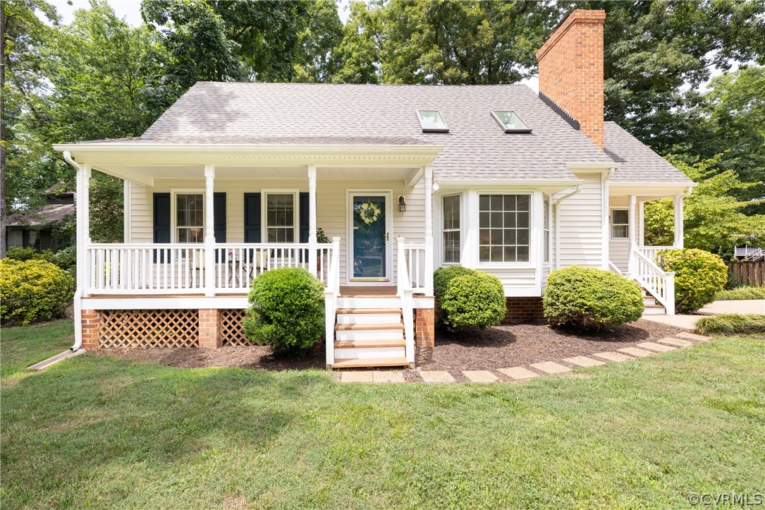 12000 Quito Road Midlothian, VA 23112 - Photo 2 of 36 front view of a house with a yard