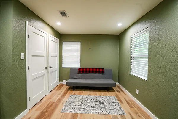 $479,000 | 204 Chippendale Avenue, Austin, TX 78745