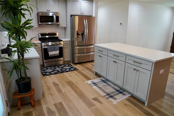 $479,000 | 204 Chippendale Avenue, Austin, TX 78745