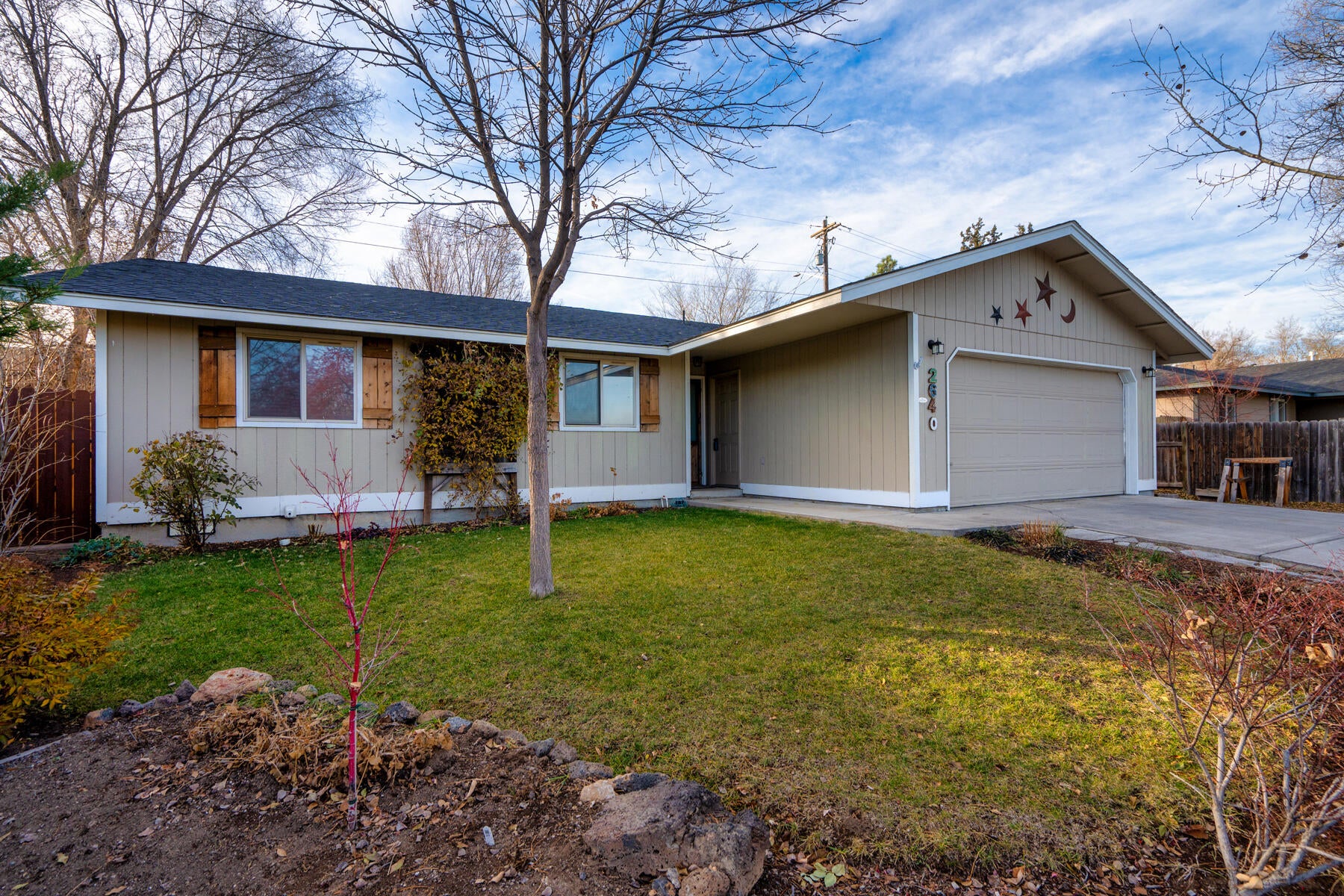 2640 Southwest Fissure Loop Redmond, OR 97756 - Photo 1 of 38 2640 Fissure Main