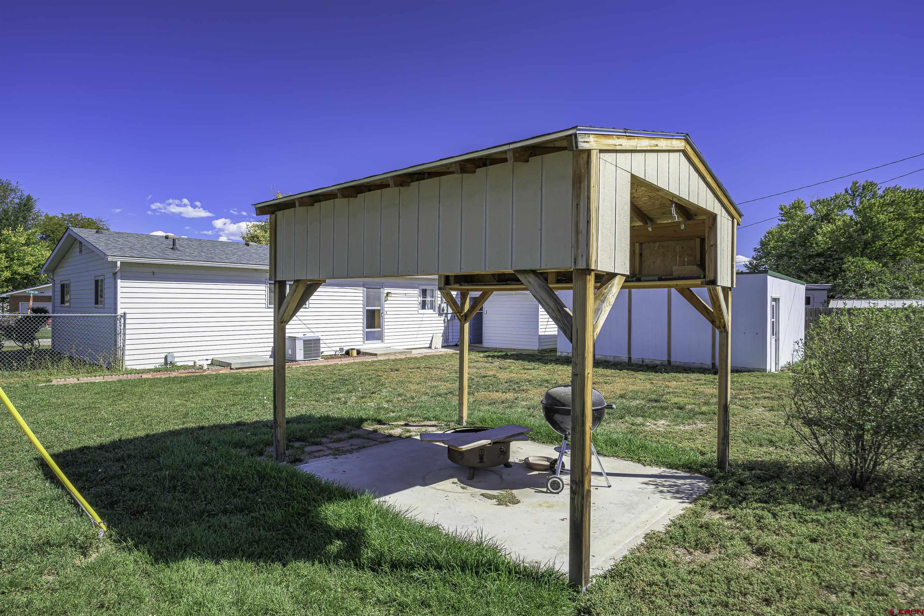 1002 East 2nd Street Florence, CO 81226 - Photo 38 of 44 a view of a back yard of the house