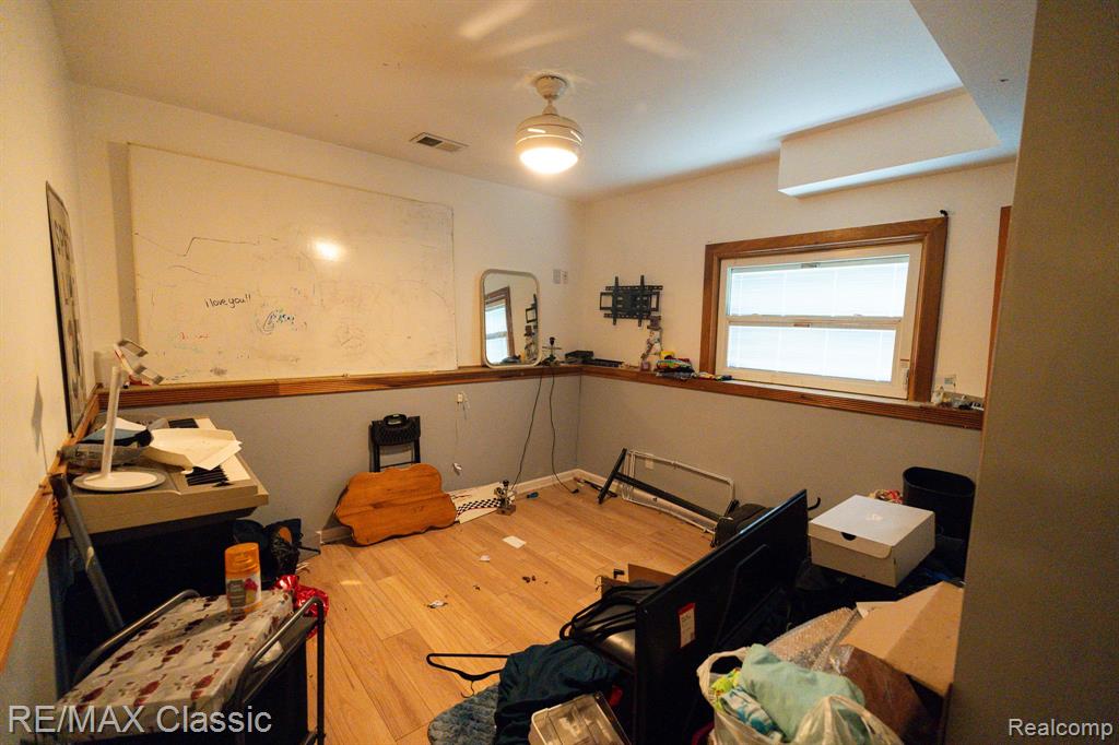 23160 Karr Road Belleville, MI 48111 - Photo 10 of 37 Gallery Image 10