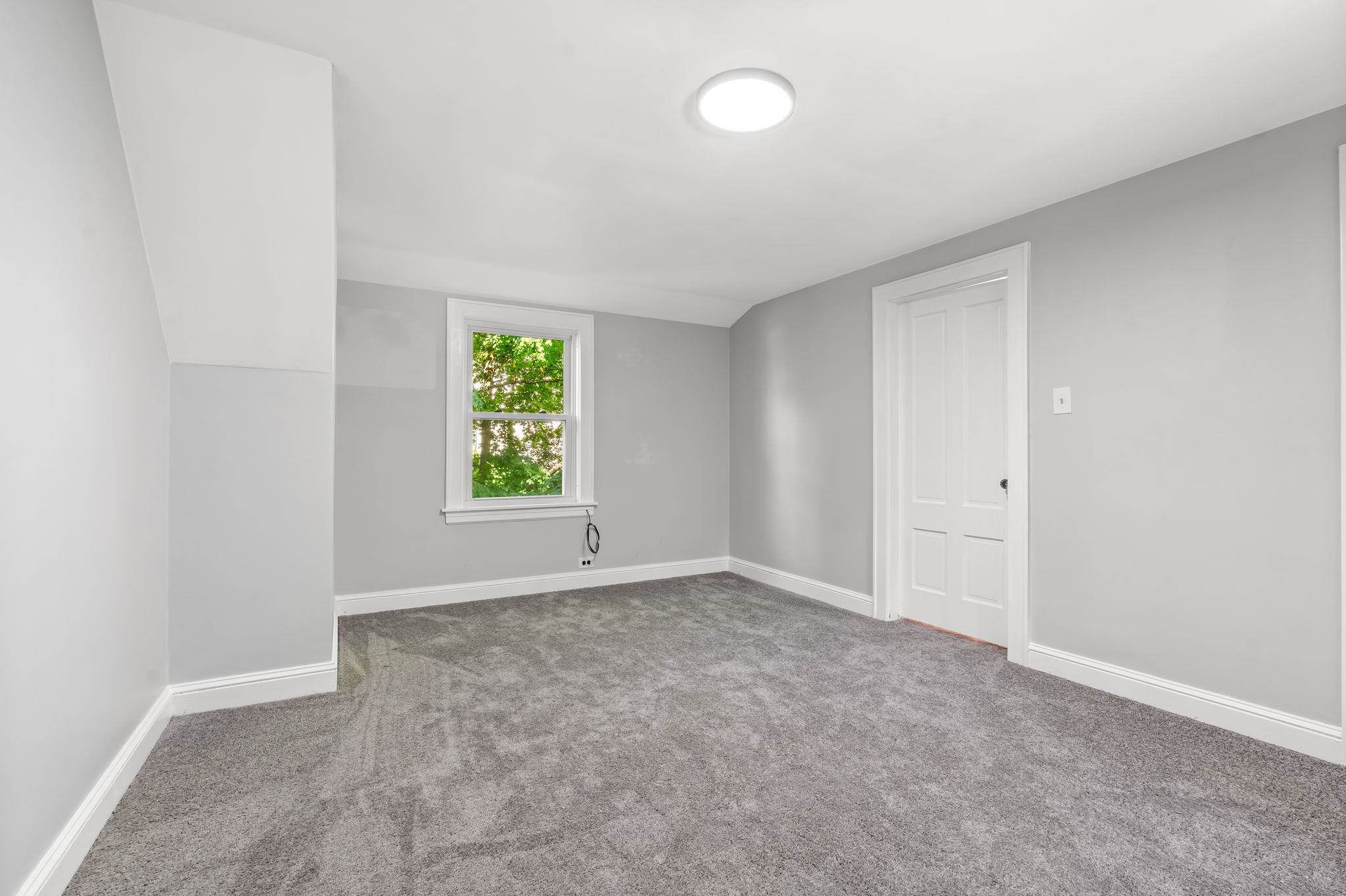 857 Union Street Manchester, NH 03104 - Photo 20 of 33