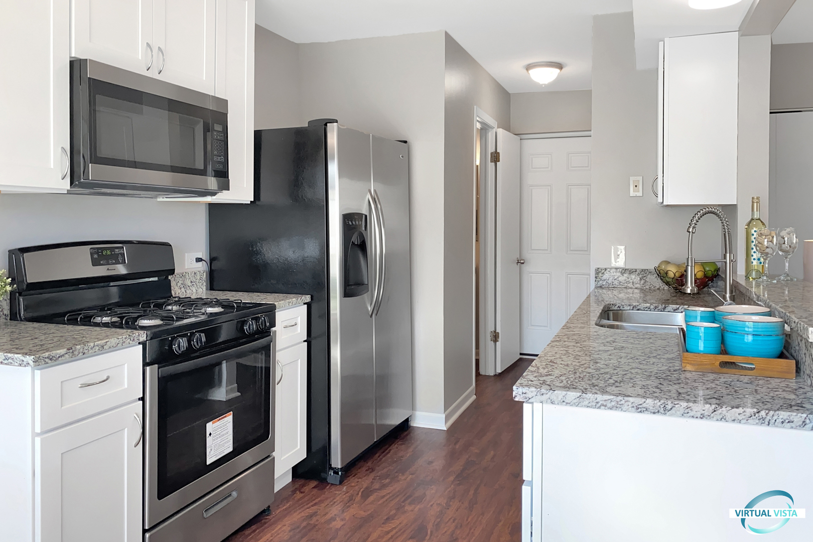 705 Sunfish Schaumburg, IL 60194 - Photo 10 of 21