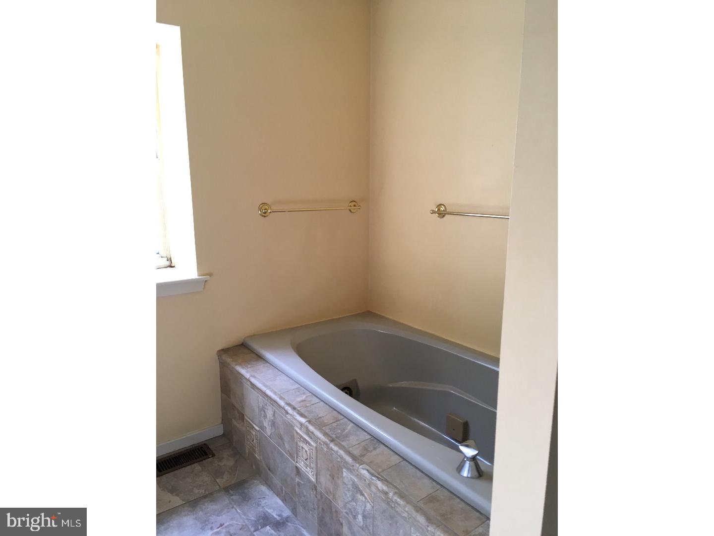 128 Crossing Way Lindenwold, NJ 08021 - Photo 7 of 15
