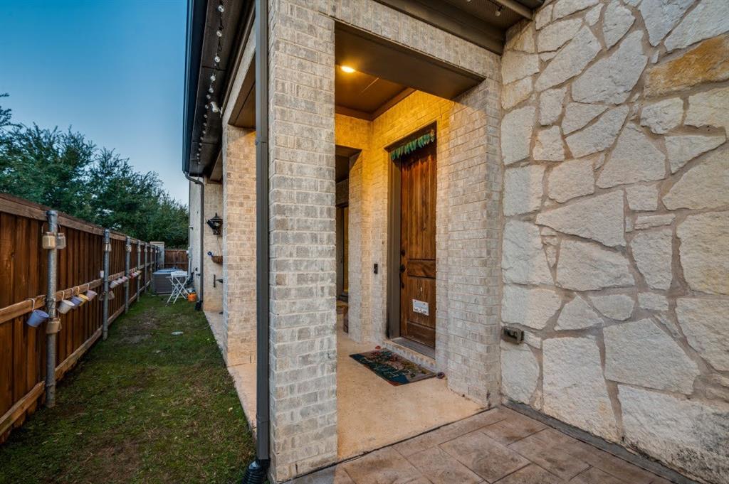 630 Bridge Street Coppell, TX 75019 - Photo 4 of 27