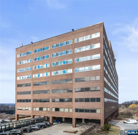 $2,700 | 2 Executive Drive, Unit 815, Fort Lee, NJ 07024