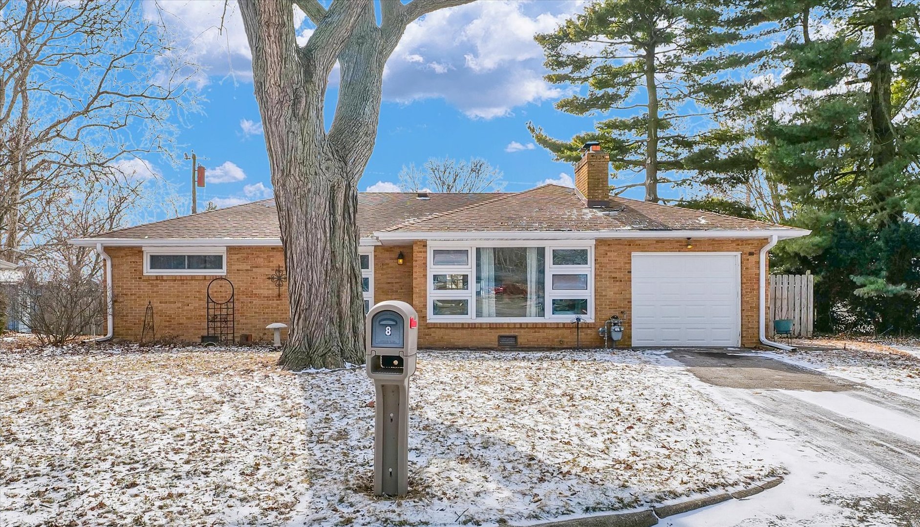 8 Normandy Place Champaign, IL 61821 - Photo 2 of 34 Gallery Image 2